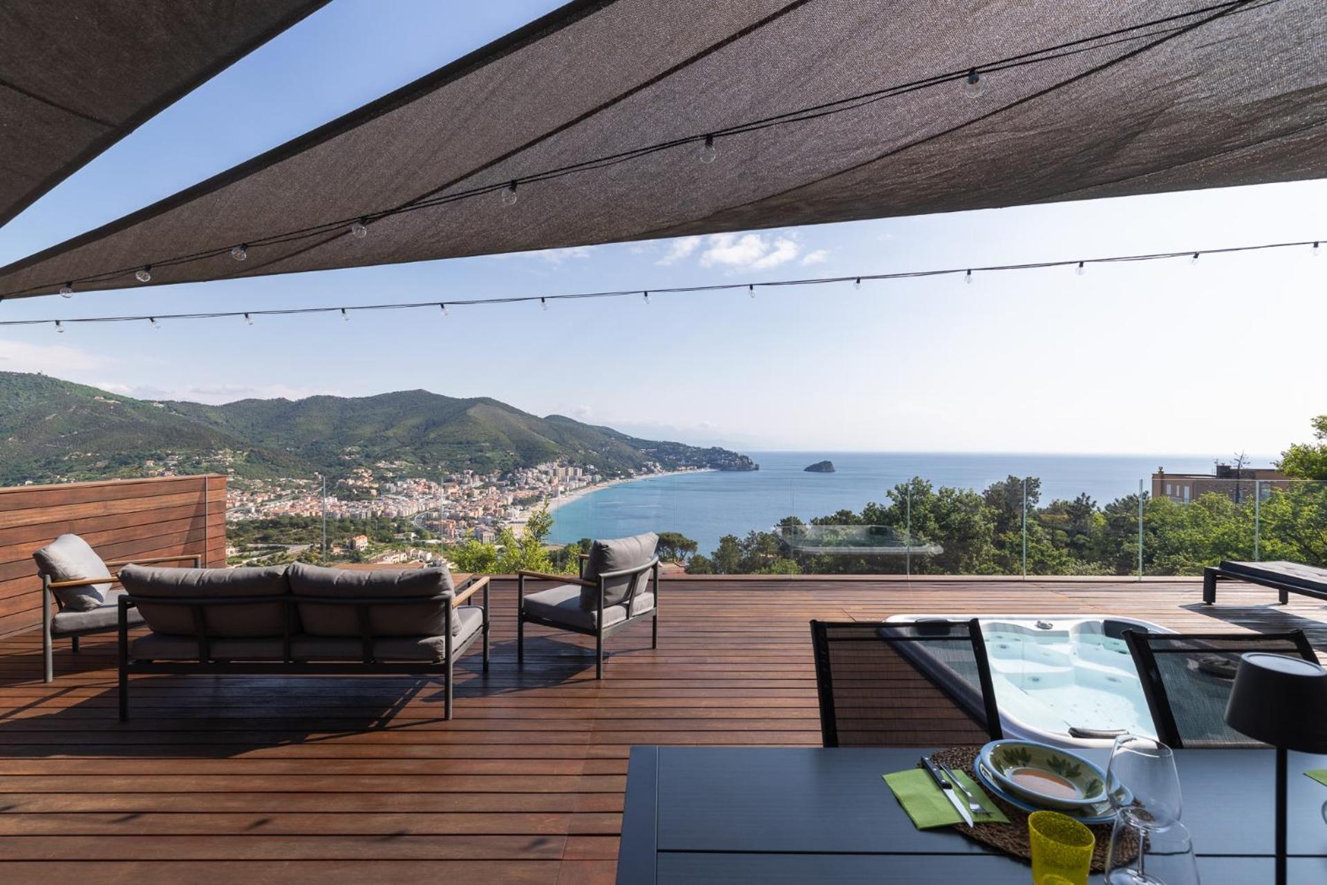 Villa Spettacolare Vista Isola Terrazza E Idromassaggio Noli Exterior foto