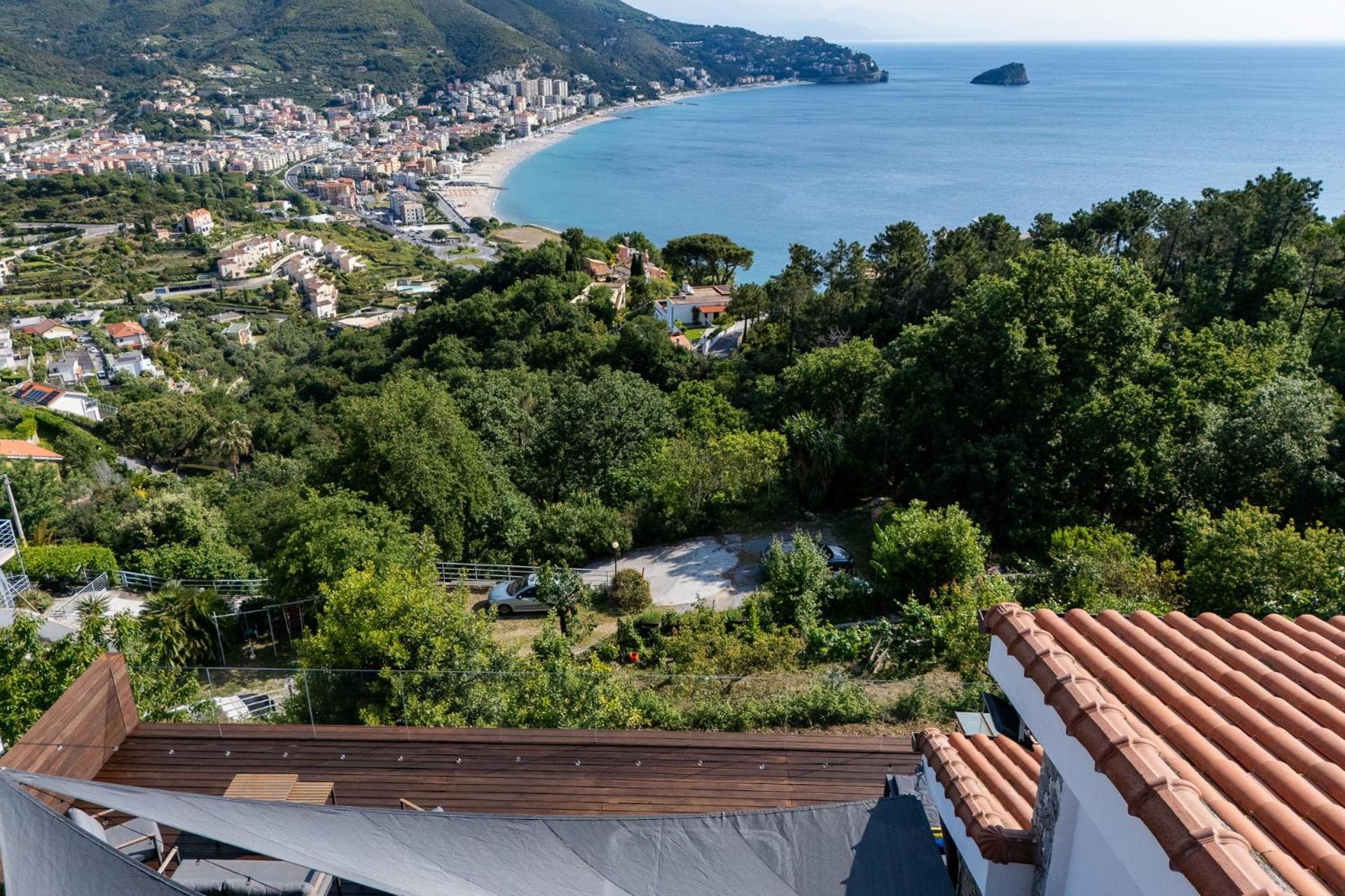 Villa Spettacolare Vista Isola Terrazza E Idromassaggio Noli Exterior foto